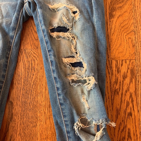 American Eagle Ripped Jeans - Picture 2 of 5